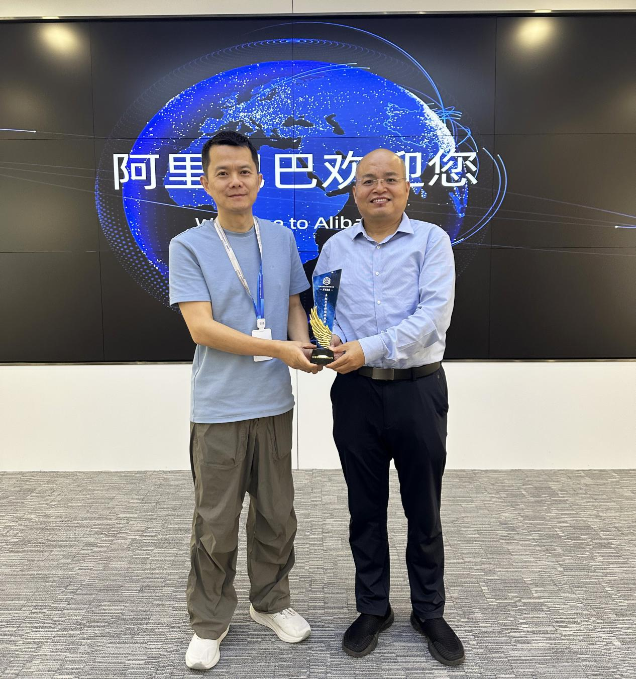 733b222697a54f438f3ff3087b81e6ac